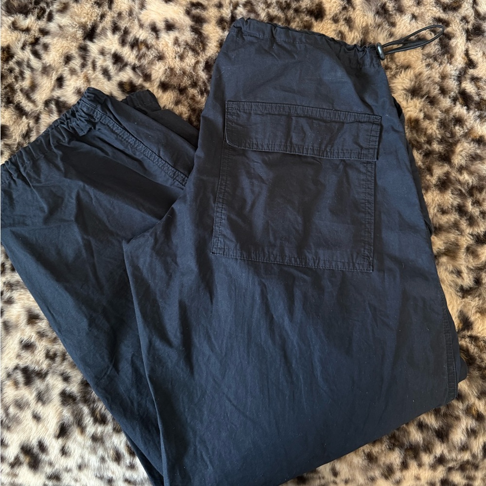 UO iets frans balloon parachute pants